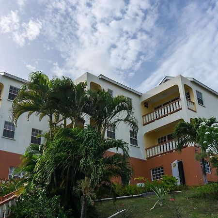 Hillside Apartments Кингстаун Екстериор снимка