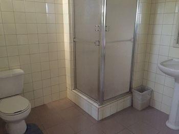 Hillside Apartments Кингстаун Екстериор снимка